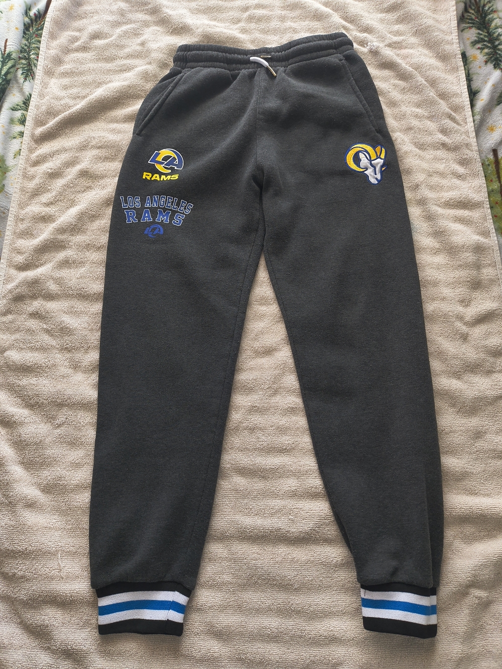 NFL Black & White Team Apparel Sweatpants Tag Close-Up